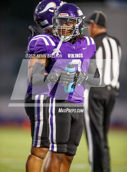 Thumbnail 3 in Bishop Amat @ Valencia photogallery.