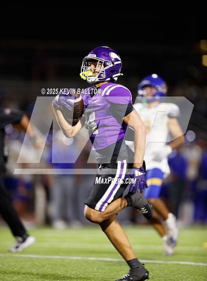 Thumbnail 3 in Bishop Amat @ Valencia photogallery.