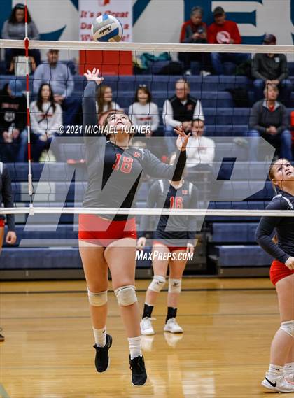 Thumbnail 2 in Weiser vs Kimberly (3A State Tournament) photogallery.