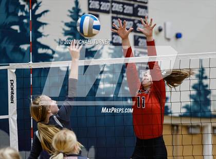 Thumbnail 2 in Weiser vs Kimberly (3A State Tournament) photogallery.