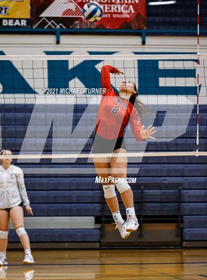 Thumbnail 2 in Weiser vs Kimberly (3A State Tournament) photogallery.