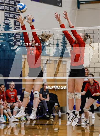 Thumbnail 2 in Weiser vs Kimberly (3A State Tournament) photogallery.