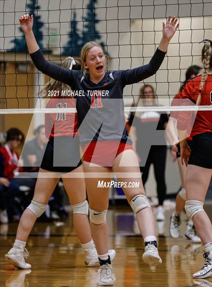 Thumbnail 2 in Weiser vs Kimberly (3A State Tournament) photogallery.