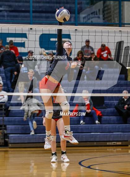 Thumbnail 1 in Weiser vs Kimberly (3A State Tournament) photogallery.
