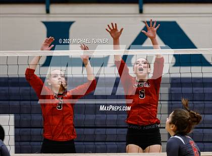 Thumbnail 1 in Weiser vs Kimberly (3A State Tournament) photogallery.