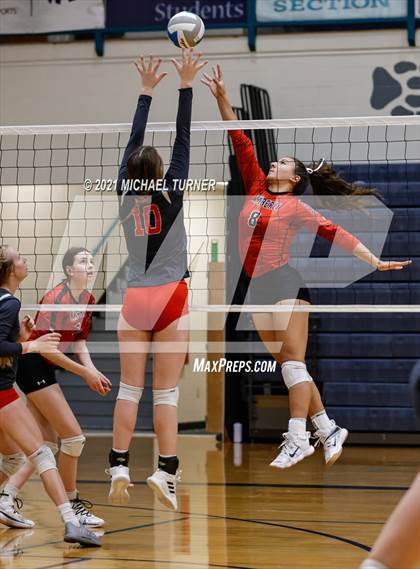 Thumbnail 1 in Weiser vs Kimberly (3A State Tournament) photogallery.