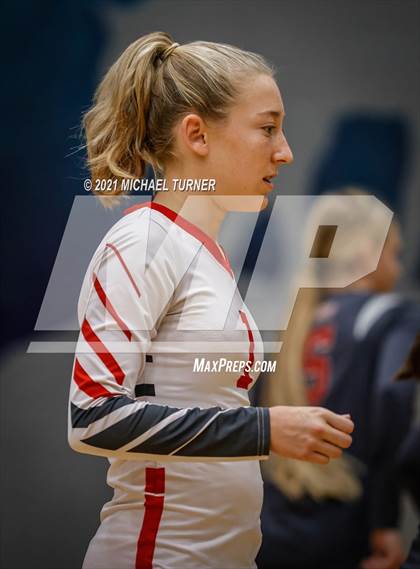 Thumbnail 2 in Weiser vs Kimberly (3A State Tournament) photogallery.