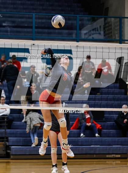 Thumbnail 3 in Weiser vs Kimberly (3A State Tournament) photogallery.