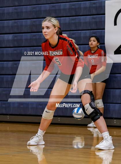 Thumbnail 3 in Weiser vs Kimberly (3A State Tournament) photogallery.