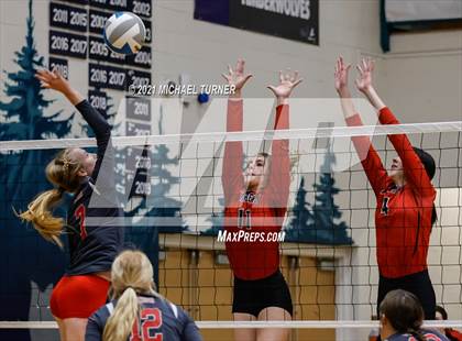 Thumbnail 2 in Weiser vs Kimberly (3A State Tournament) photogallery.