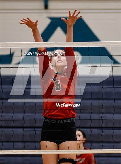 Thumbnail 1 in Weiser vs Kimberly (3A State Tournament) photogallery.