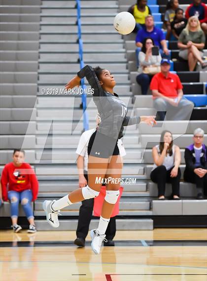 Thumbnail 3 in Estrella Foothills vs Catalina Foothills (AIA 4A Round 1 Playoff)  photogallery.