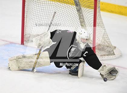 Thumbnail 1 in Joel Barlow/Weston/Abbott Tech vs. Wilton (CIAC DIII Semifinal) photogallery.