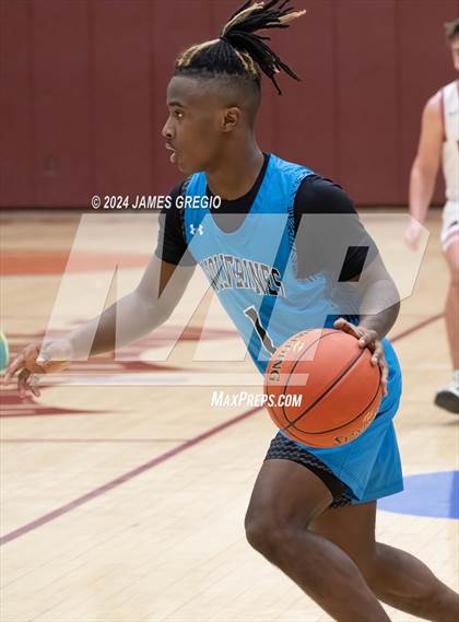 Thumbnail 1 in Avonworth vs. Woodland Hills photogallery.