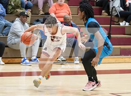 Thumbnail 2 in Avonworth vs. Woodland Hills photogallery.