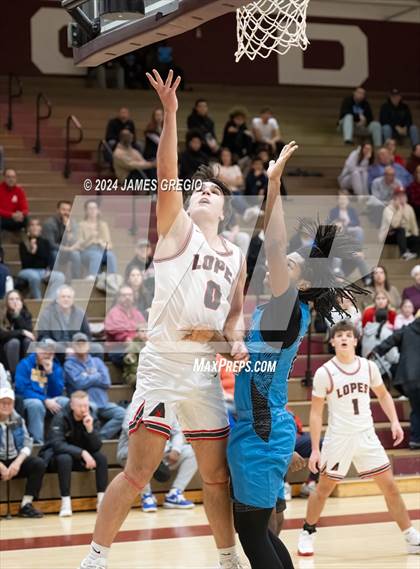 Thumbnail 3 in Avonworth vs. Woodland Hills photogallery.