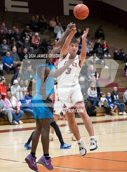 Thumbnail 2 in Avonworth vs. Woodland Hills photogallery.