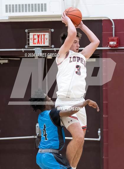 Thumbnail 3 in Avonworth vs. Woodland Hills photogallery.