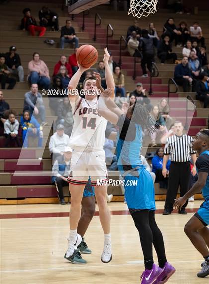 Thumbnail 2 in Avonworth vs. Woodland Hills photogallery.
