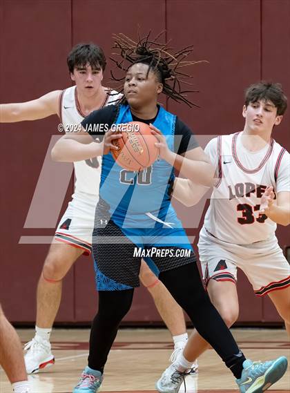 Thumbnail 3 in Avonworth vs. Woodland Hills photogallery.