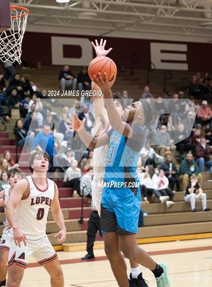 Thumbnail 3 in Avonworth vs. Woodland Hills photogallery.