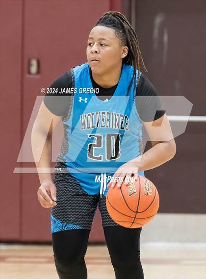 Thumbnail 2 in Avonworth vs. Woodland Hills photogallery.
