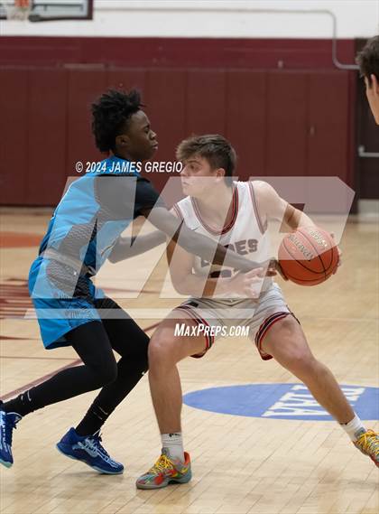 Thumbnail 3 in Avonworth vs. Woodland Hills photogallery.