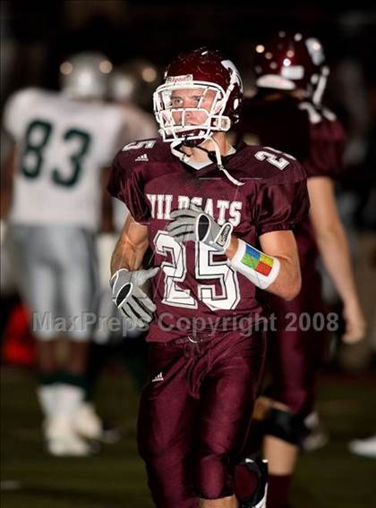 Thumbnail 1 in Clear Creek vs. Hightower (Texas 5A D1 Bi-District Playoff) photogallery.