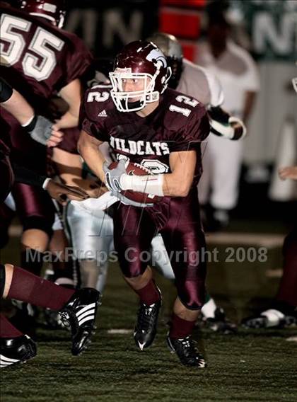 Thumbnail 2 in Clear Creek vs. Hightower (Texas 5A D1 Bi-District Playoff) photogallery.