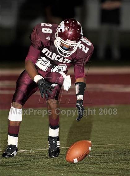Thumbnail 1 in Clear Creek vs. Hightower (Texas 5A D1 Bi-District Playoff) photogallery.