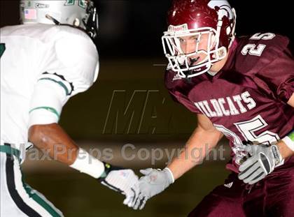 Thumbnail 3 in Clear Creek vs. Hightower (Texas 5A D1 Bi-District Playoff) photogallery.