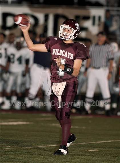 Thumbnail 3 in Clear Creek vs. Hightower (Texas 5A D1 Bi-District Playoff) photogallery.