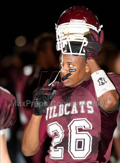 Thumbnail 2 in Clear Creek vs. Hightower (Texas 5A D1 Bi-District Playoff) photogallery.
