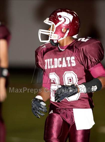 Thumbnail 3 in Clear Creek vs. Hightower (Texas 5A D1 Bi-District Playoff) photogallery.