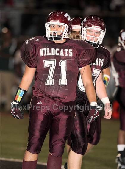 Thumbnail 3 in Clear Creek vs. Hightower (Texas 5A D1 Bi-District Playoff) photogallery.