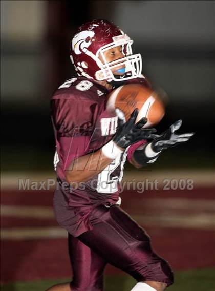 Thumbnail 3 in Clear Creek vs. Hightower (Texas 5A D1 Bi-District Playoff) photogallery.