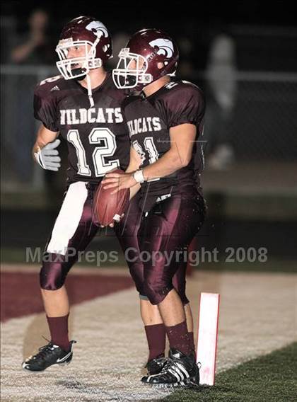 Thumbnail 3 in Clear Creek vs. Hightower (Texas 5A D1 Bi-District Playoff) photogallery.