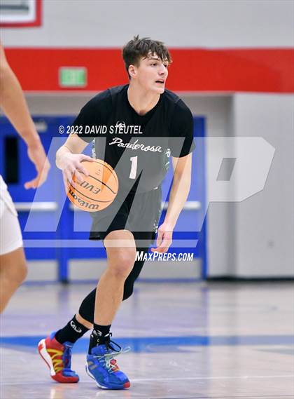 Thumbnail 3 in Ponderosa vs. Folsom (Stan Harms Classic) photogallery.