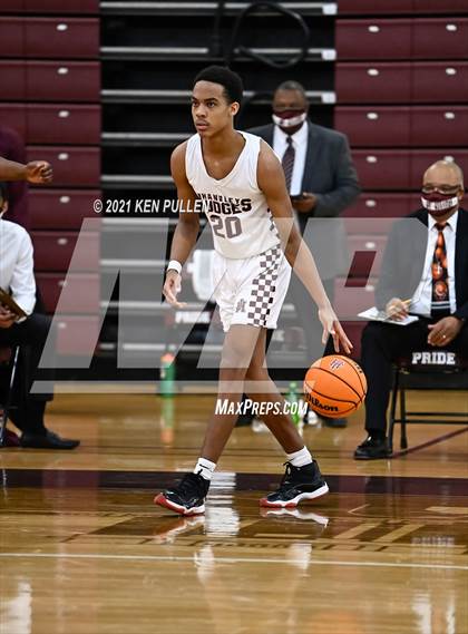 Thumbnail 3 in Loudoun County vs. Handley photogallery.