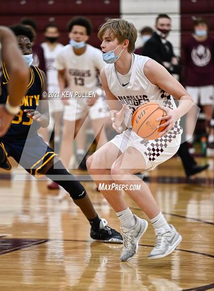 Thumbnail 3 in Loudoun County vs. Handley photogallery.