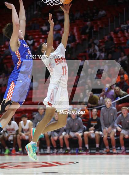 Thumbnail 2 in Timpview vs. Murray (UHSAA 5A Quarterfinal) photogallery.