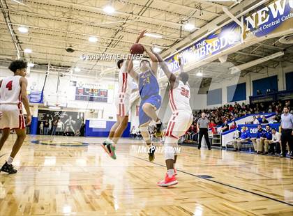 Thumbnail 3 in Newport Central Catholic vs Newport (All A Classic) photogallery.