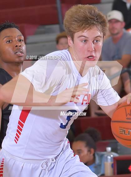 Thumbnail 3 in Los Alamitos vs. Woodcreek (Rancho Mirage Holiday Invitational) photogallery.