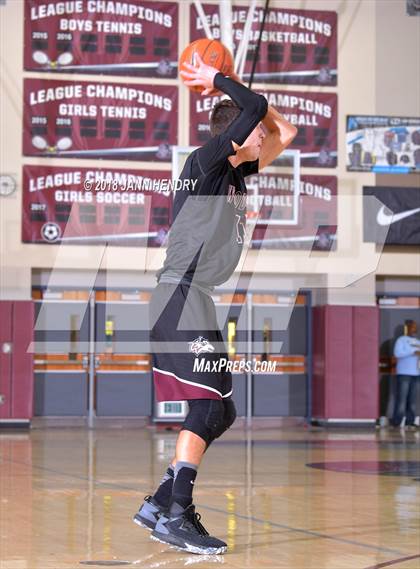 Thumbnail 2 in Los Alamitos vs. Woodcreek (Rancho Mirage Holiday Invitational) photogallery.