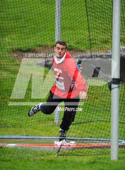 Thumbnail 1 in 50th Annual Loucks Games (Men's Discus) photogallery.