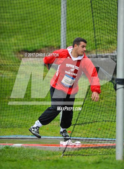 Thumbnail 2 in 50th Annual Loucks Games (Men's Discus) photogallery.