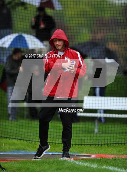 Thumbnail 1 in 50th Annual Loucks Games (Men's Discus) photogallery.