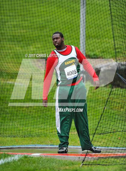 Thumbnail 3 in 50th Annual Loucks Games (Men's Discus) photogallery.