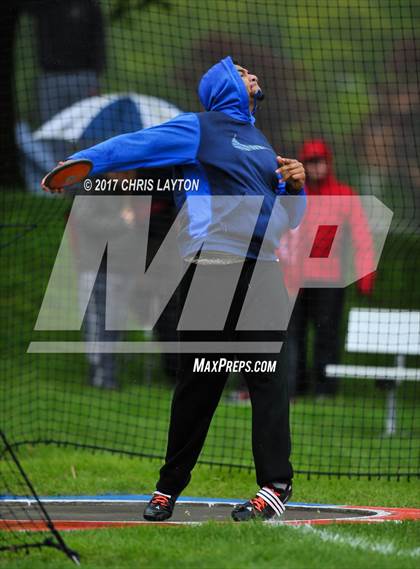 Thumbnail 3 in 50th Annual Loucks Games (Men's Discus) photogallery.