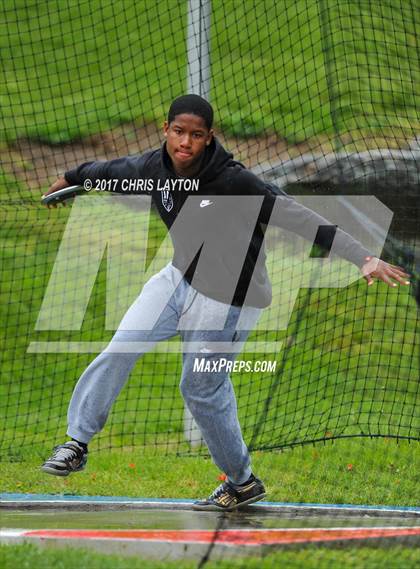 Thumbnail 2 in 50th Annual Loucks Games (Men's Discus) photogallery.